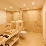 Le Vieux Hotel
