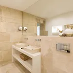 Hotel Le Vieux 5*