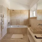 Le Vieux Hotel