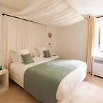 Hotel Le Vieux 5*