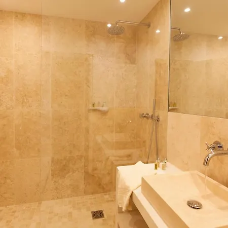 Le Vieux 5* Castillon-du-Gard