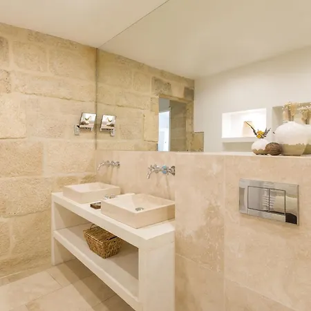 מלון Le Vieux 5*