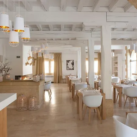 Le Vieux Hotel