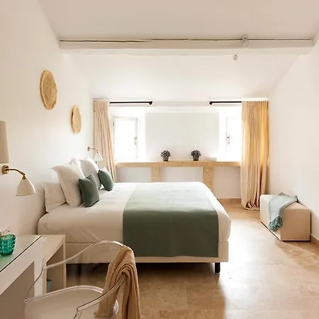 Le Vieux Hotel