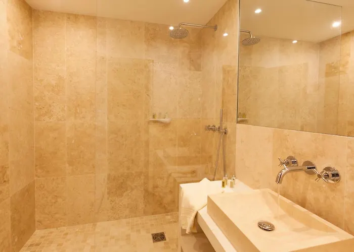 Le Vieux 5* Castillon-du-Gard